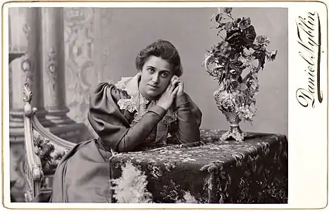 Singer Aina Mannerheim&nbsp;[fi]